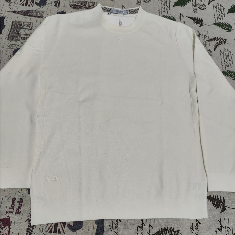 Valentino Elevated Casual Off-White Crewneck Knitwear